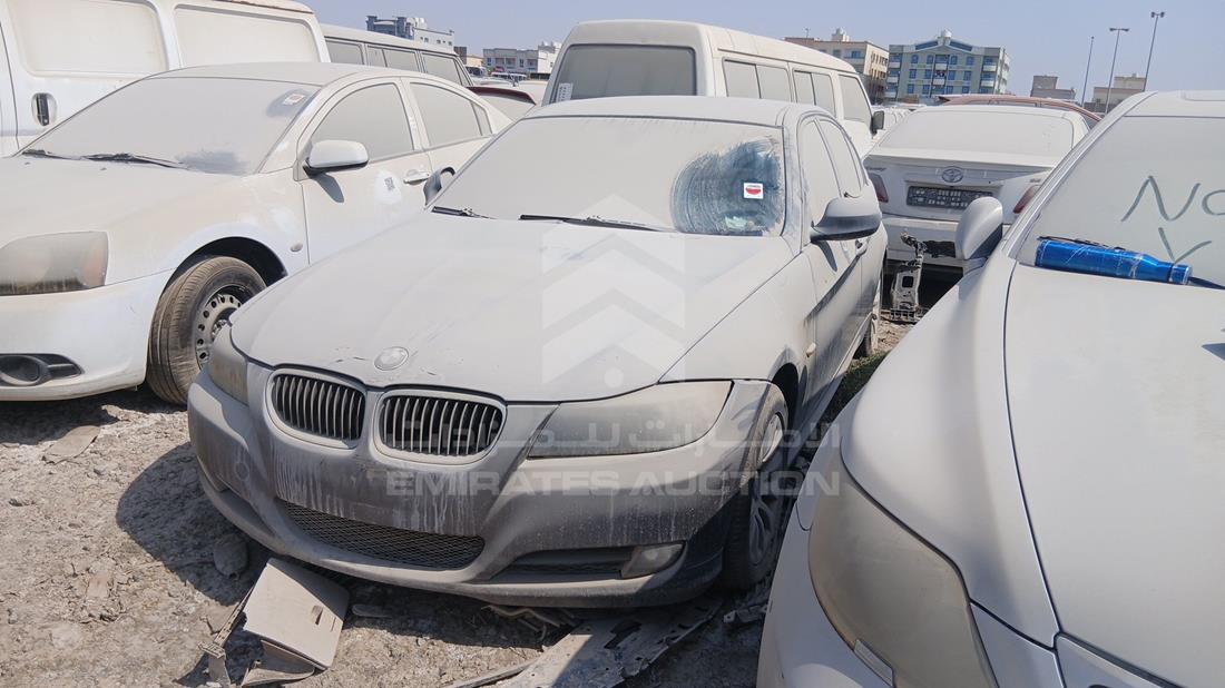 BMW 320I - Scrap without document — Front Left Angle — Photo 4