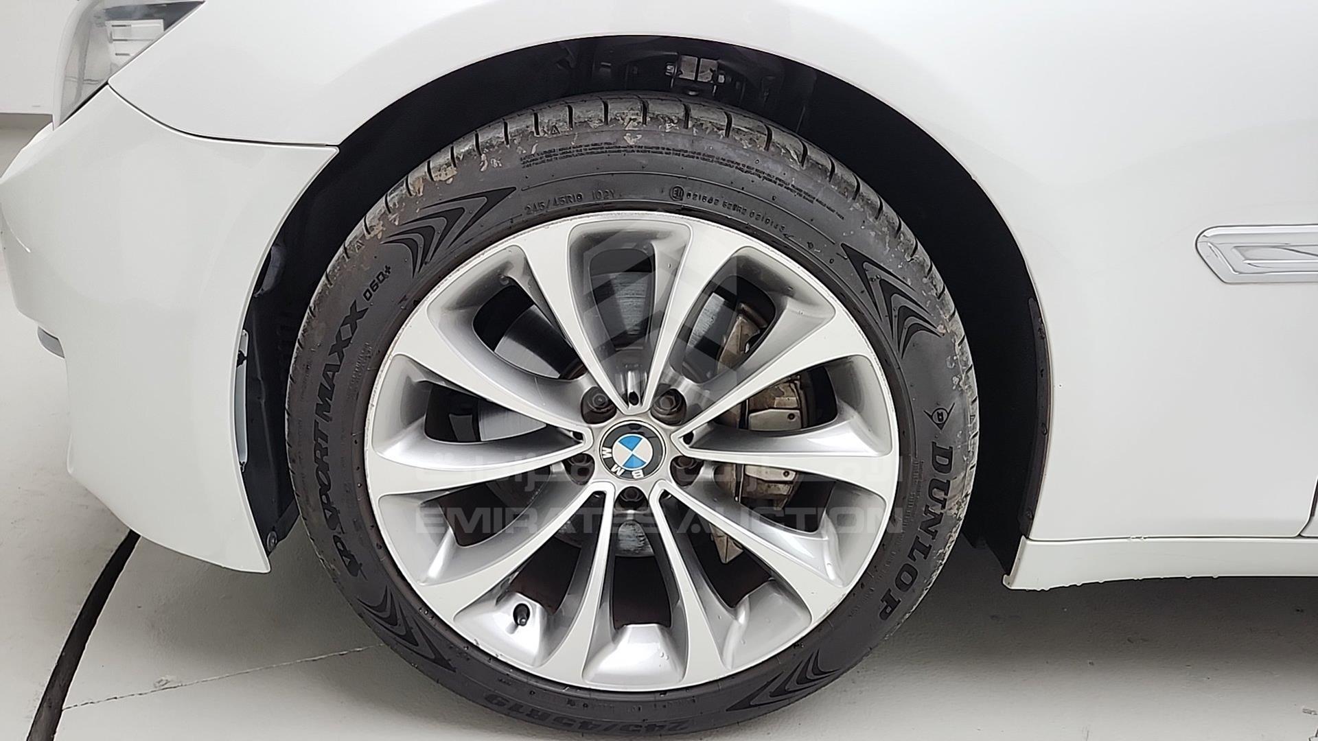 2015 BMW 730 VIN: WBAYE2105FD837047