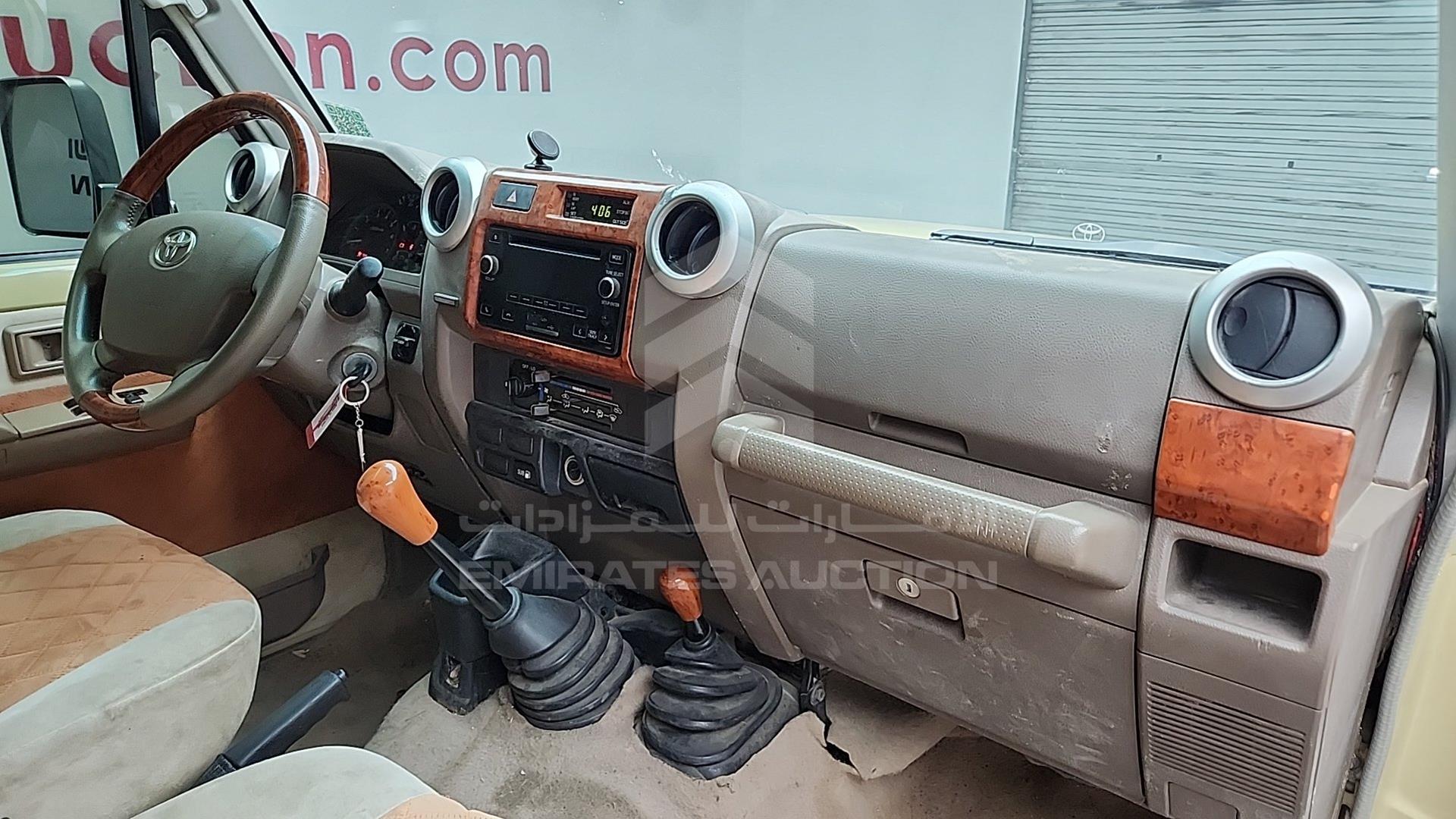 2013 TOYOTA LAND CRUISER VIN: JTFLU73J1D4546021