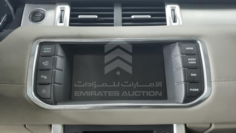 SALVA2BG4FH967657 Auction: EmiratesAuction Lot: 405169 SALVA2BG4FH967657 Range Rover Evoque 2015 WHITE Photo 17