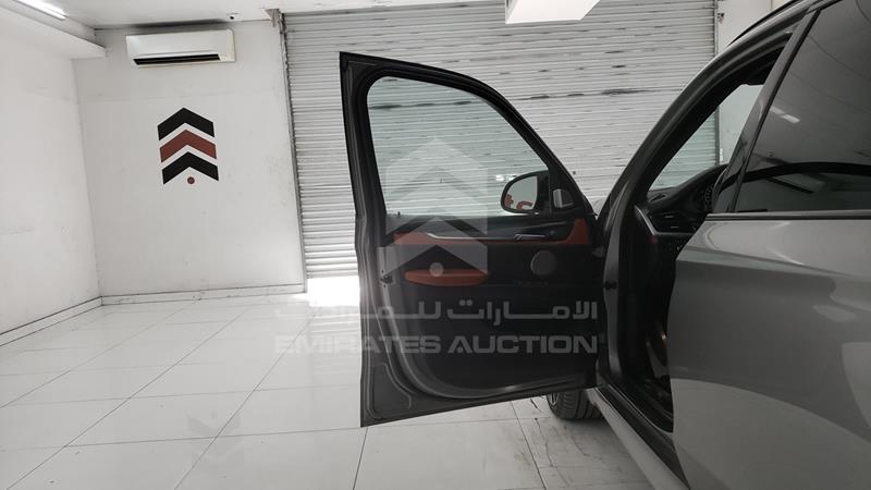VIN: WBSKT6109G0R52631 Auction: EmiratesAuction Lot: 417683 VIN: WBSKT6109G0R52631 BMW X5 2016 GREY Photo 11