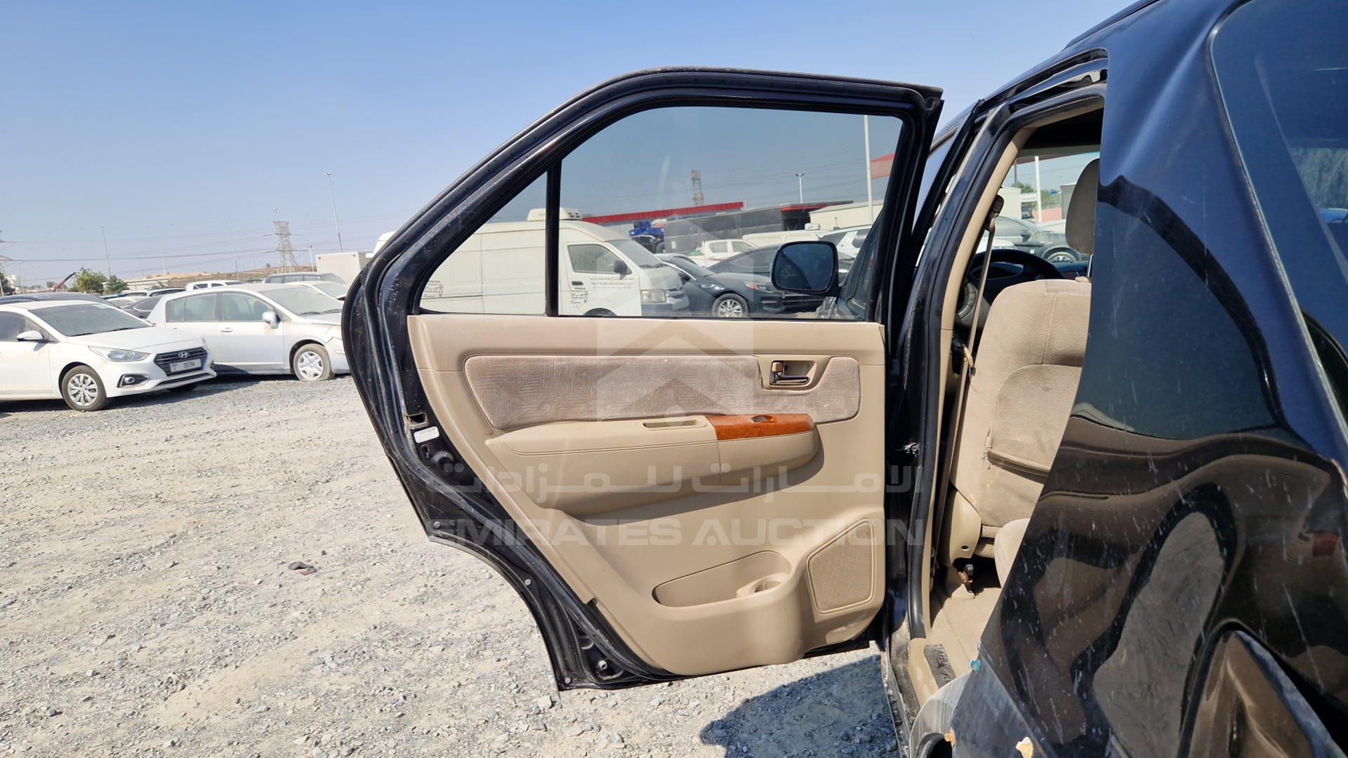 2011 TOYOTA FORTUNER VIN: MHFYU59G2B7015165