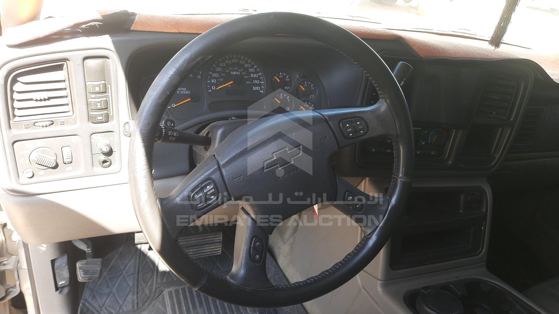 2004 CHEVROLET SUBURBAN VIN: 1GNFK16T44J145013