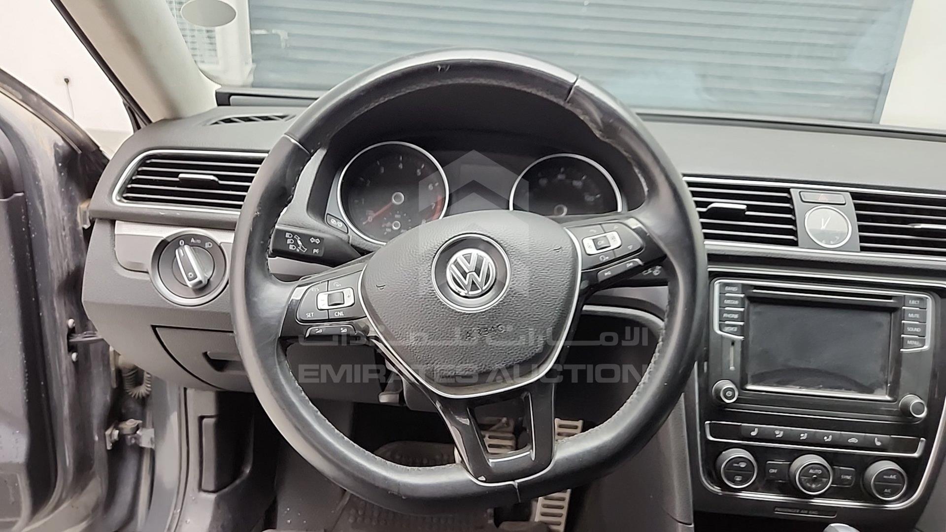 2017 VOLKSWAGEN PASSAT VIN: 1VWDT7A38HC025469