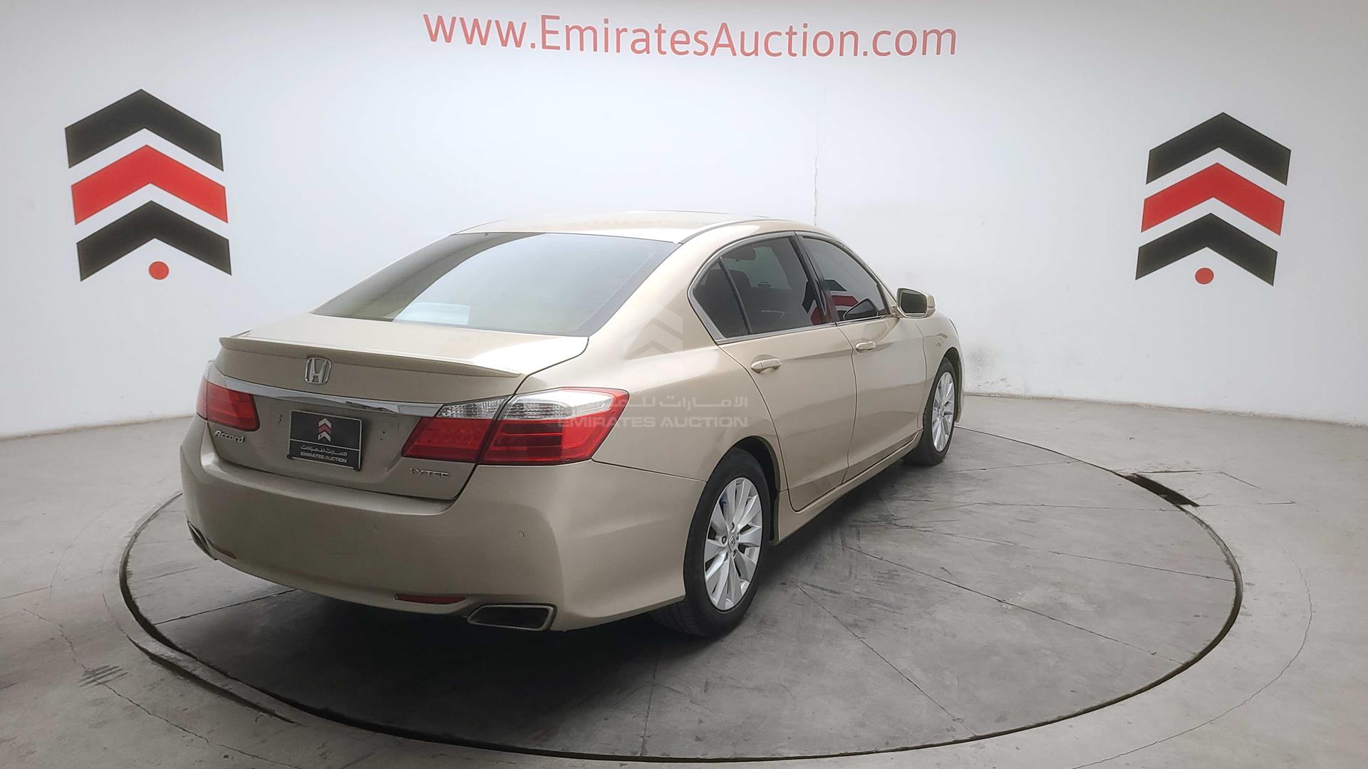 2016 HONDA ACCORD VIN: LUCCR2625G3405914