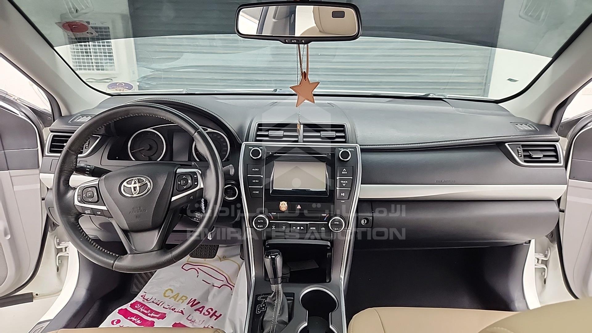 2016 TOYOTA CAMRY VIN: 4T1BF1FK2GU984563
