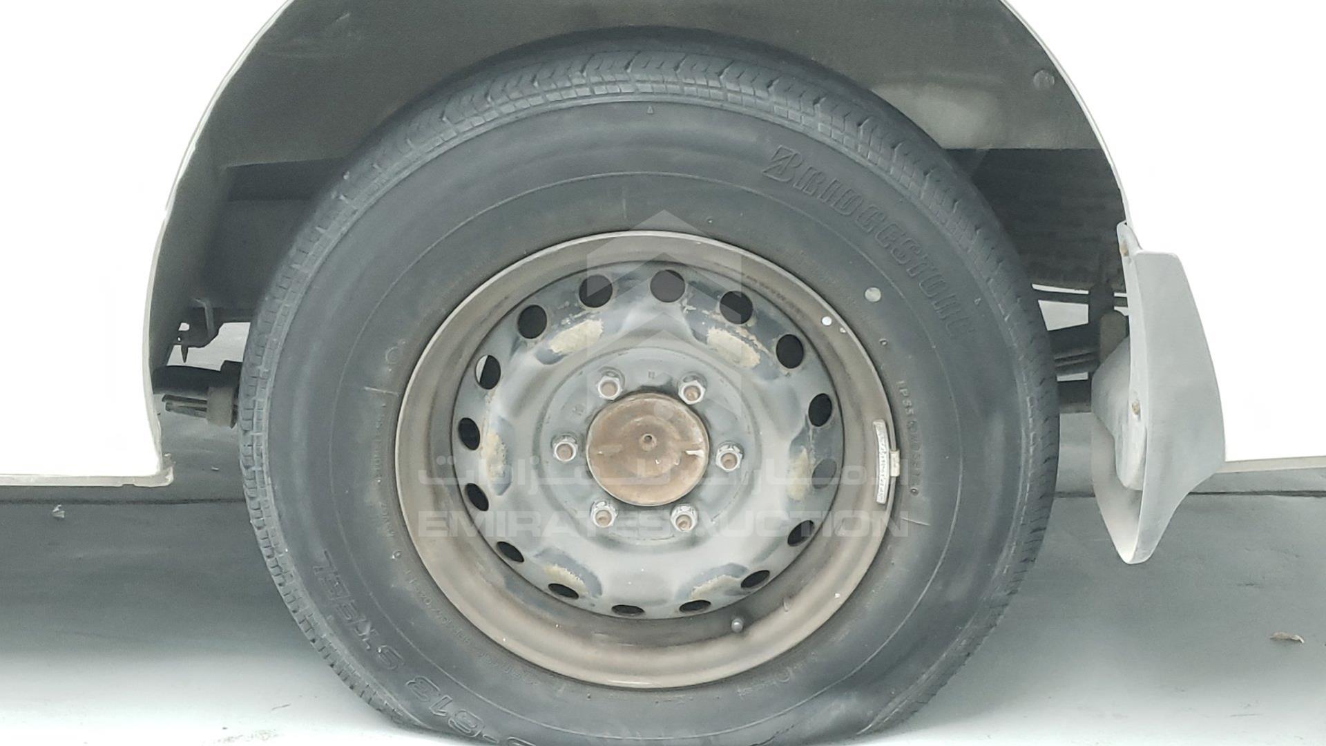 2007 TOYOTA HIACE VIN: JTGJX02PX70010963