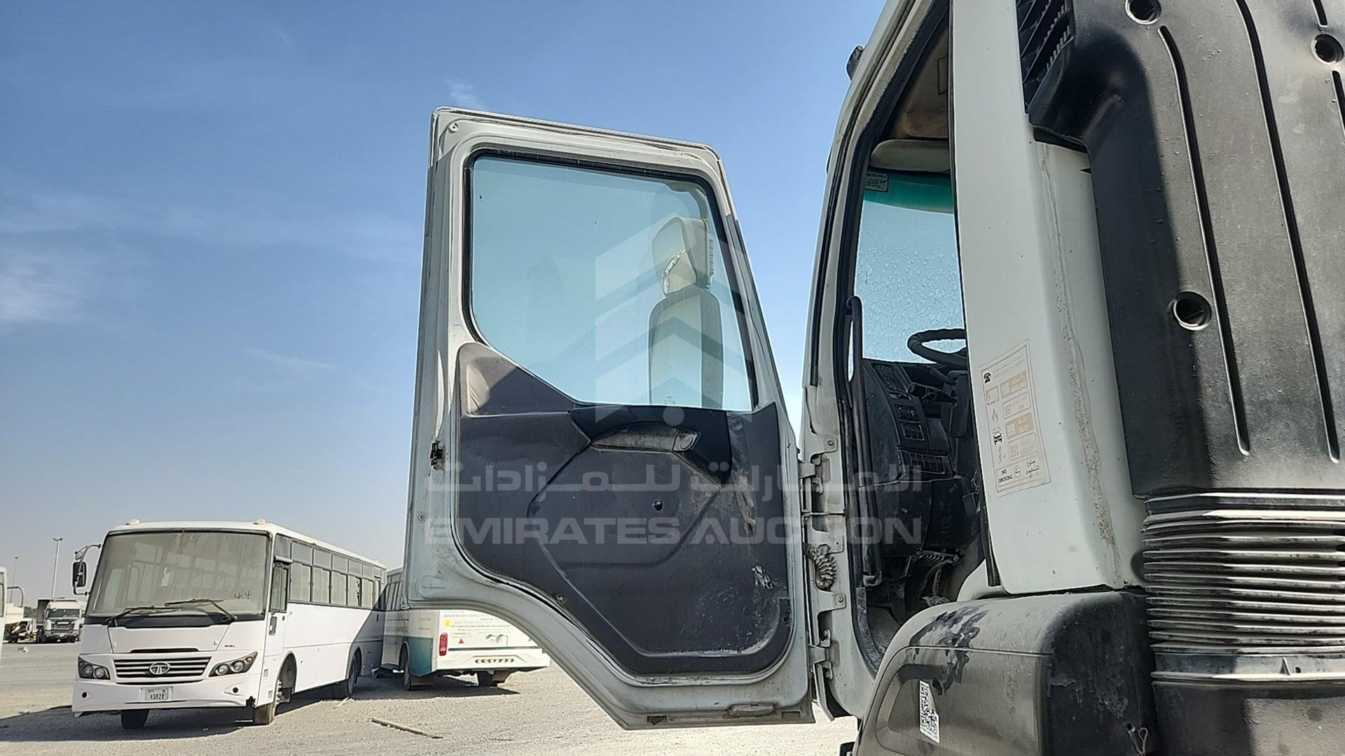 2007 RENAULT KERAX VIN: VF634DPA27D000696