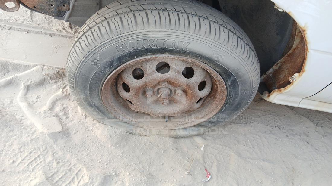 نيسان صني 1999 — الإطار الأمامي الأيسر — صورة 32