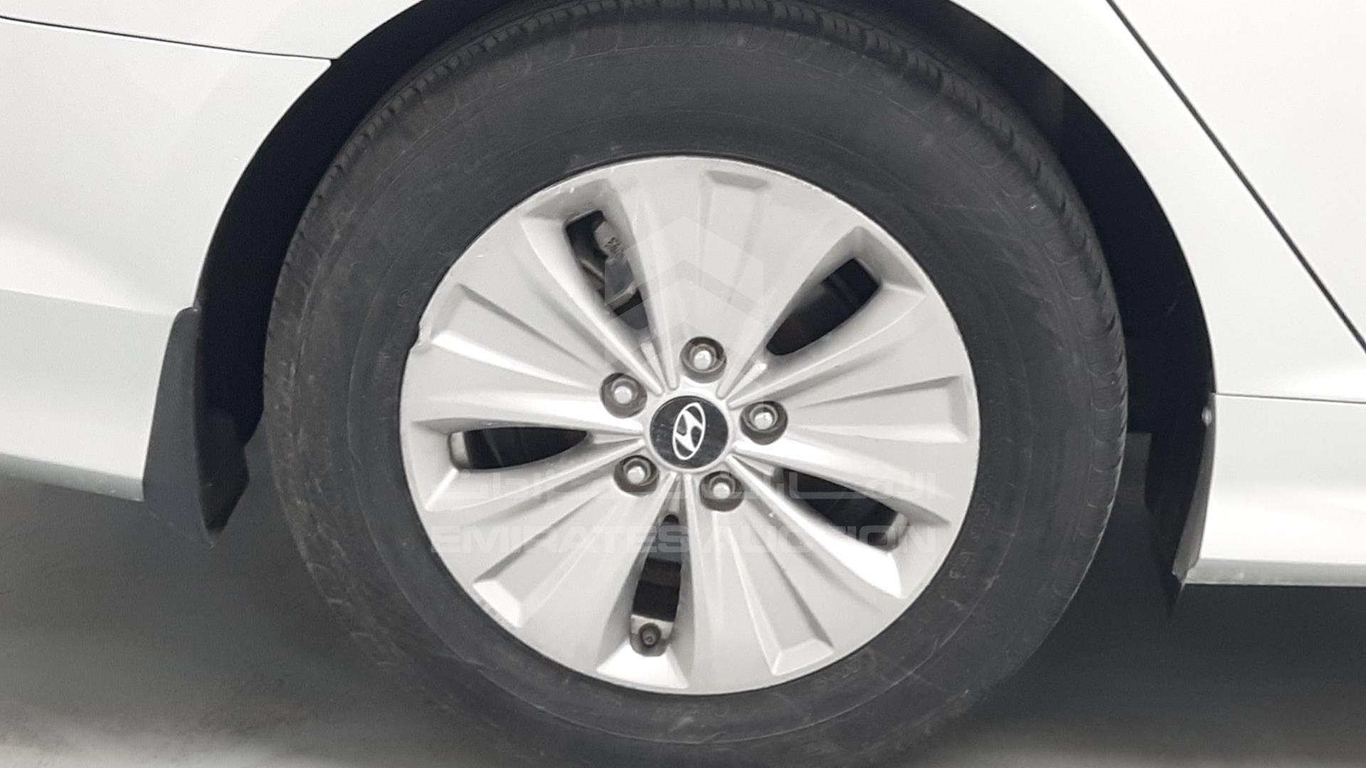 2019 HYUNDAI SONATA VIN: KMHE24130KA093014