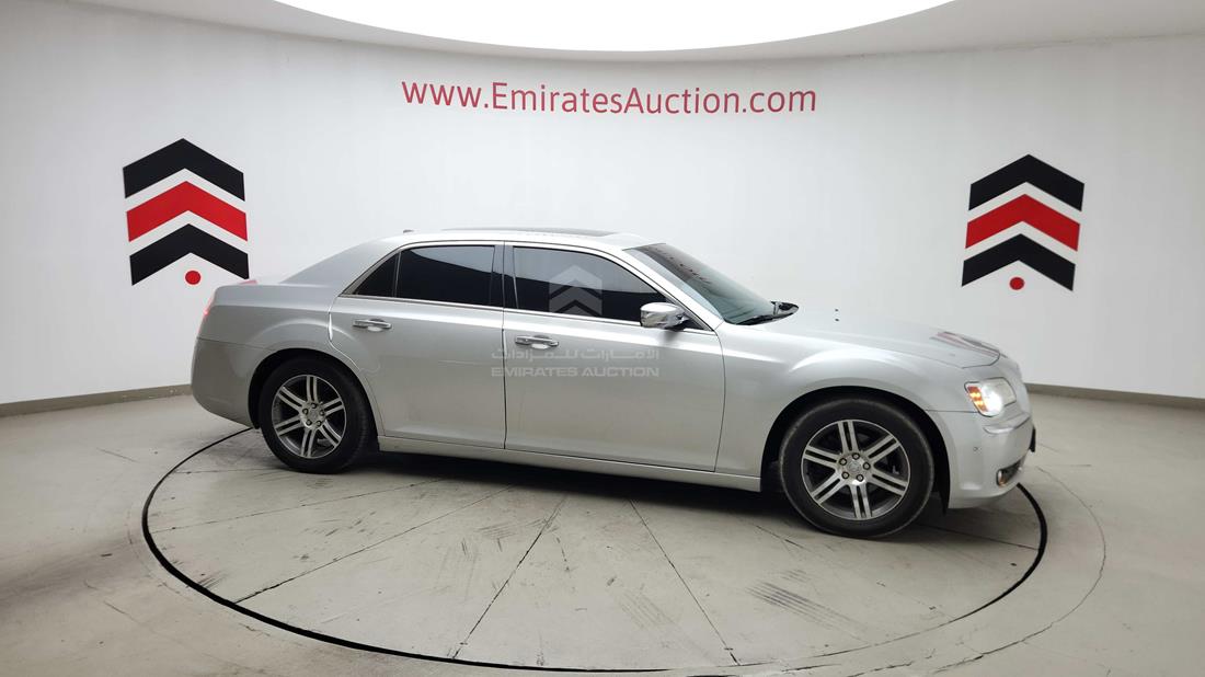 2012 Chrysler 300 — Right Full View — Photo 37
