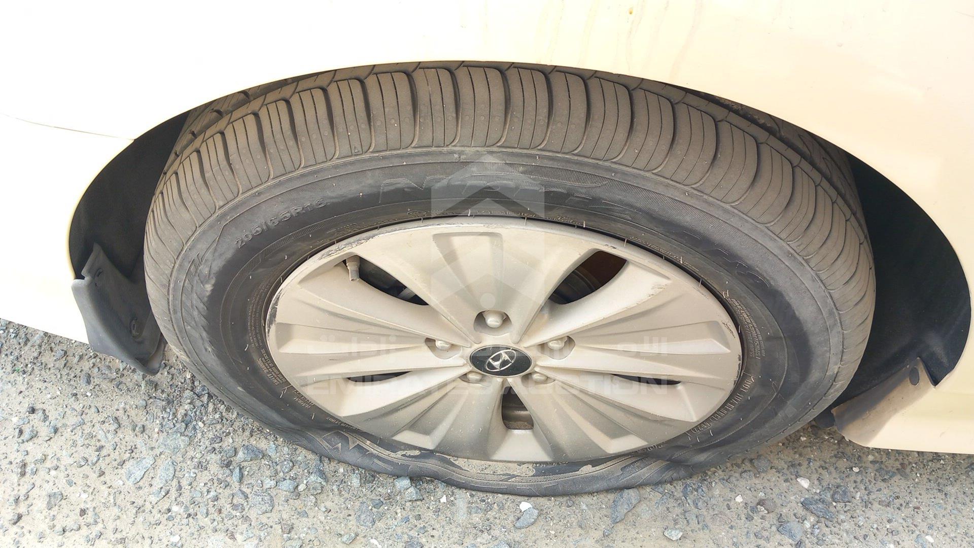 2019 HYUNDAI SONATA VIN: KMHE24135KA092943