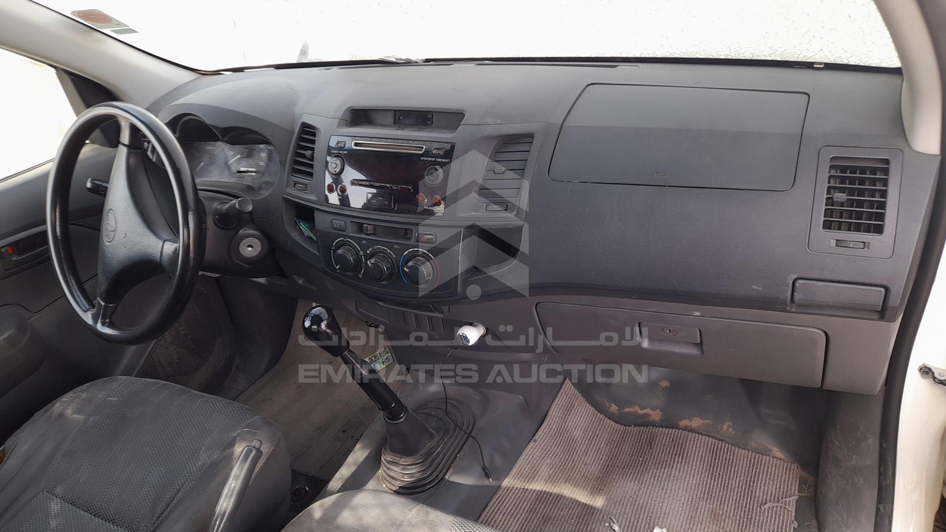 2015 TOYOTA HILUX VIN: MR0CX12G1F0126614