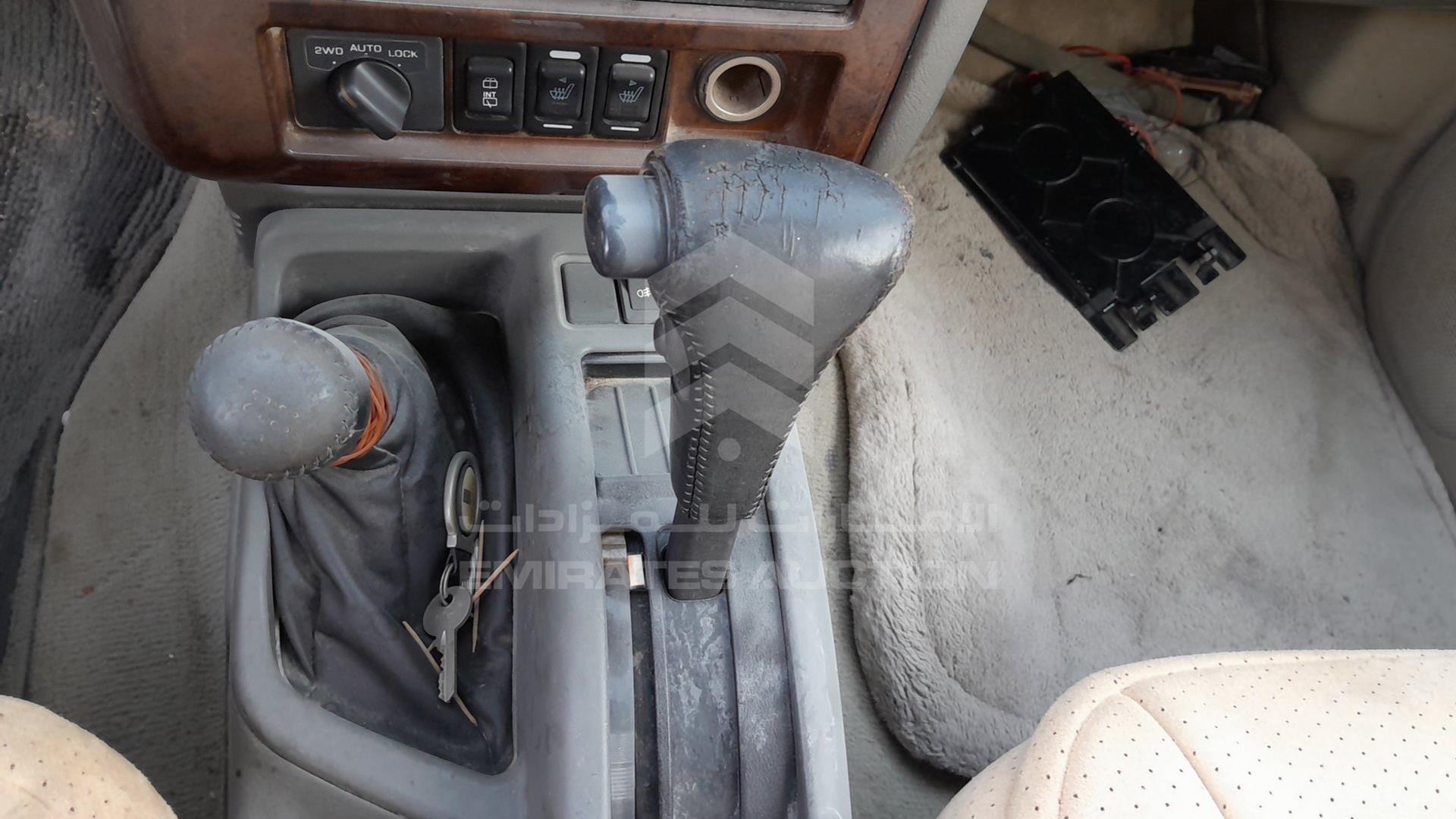1998 INFINITI QX4 VIN: JNRAR05Y7WW030384