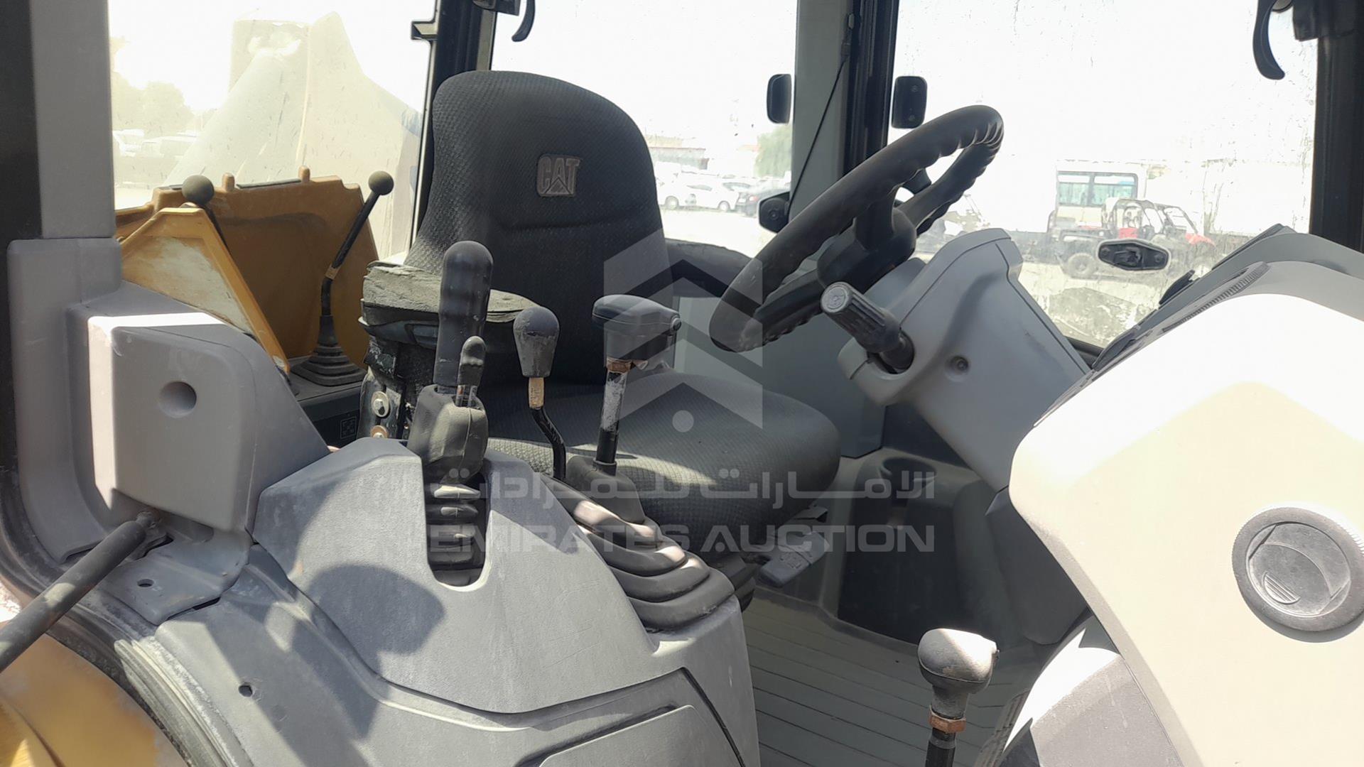 2015 CATERPILLAR 422F VIN: CAT0422FALYF00157