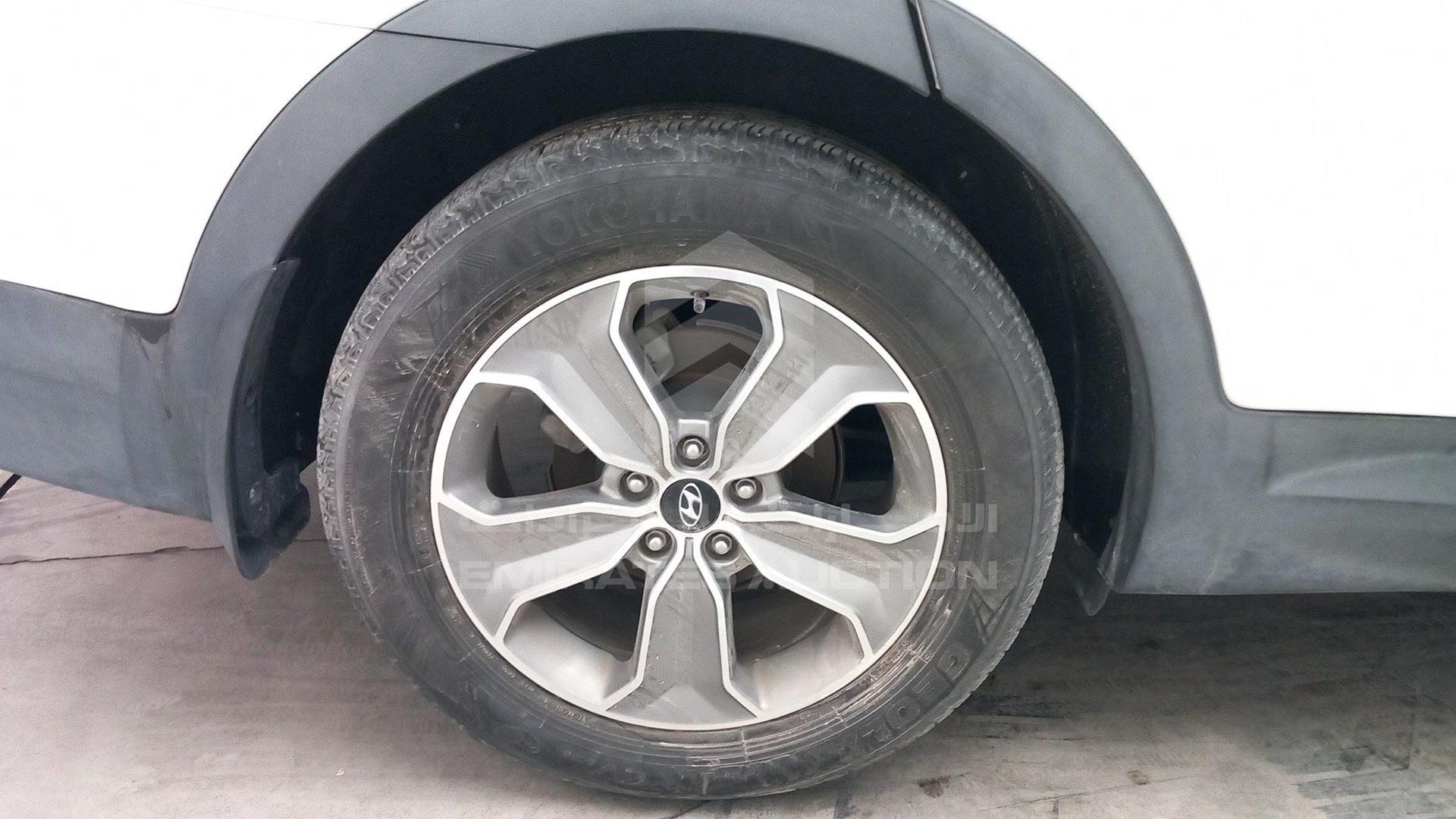 2014 HYUNDAI SANTA FE VIN: KMHSM81E6EU050192