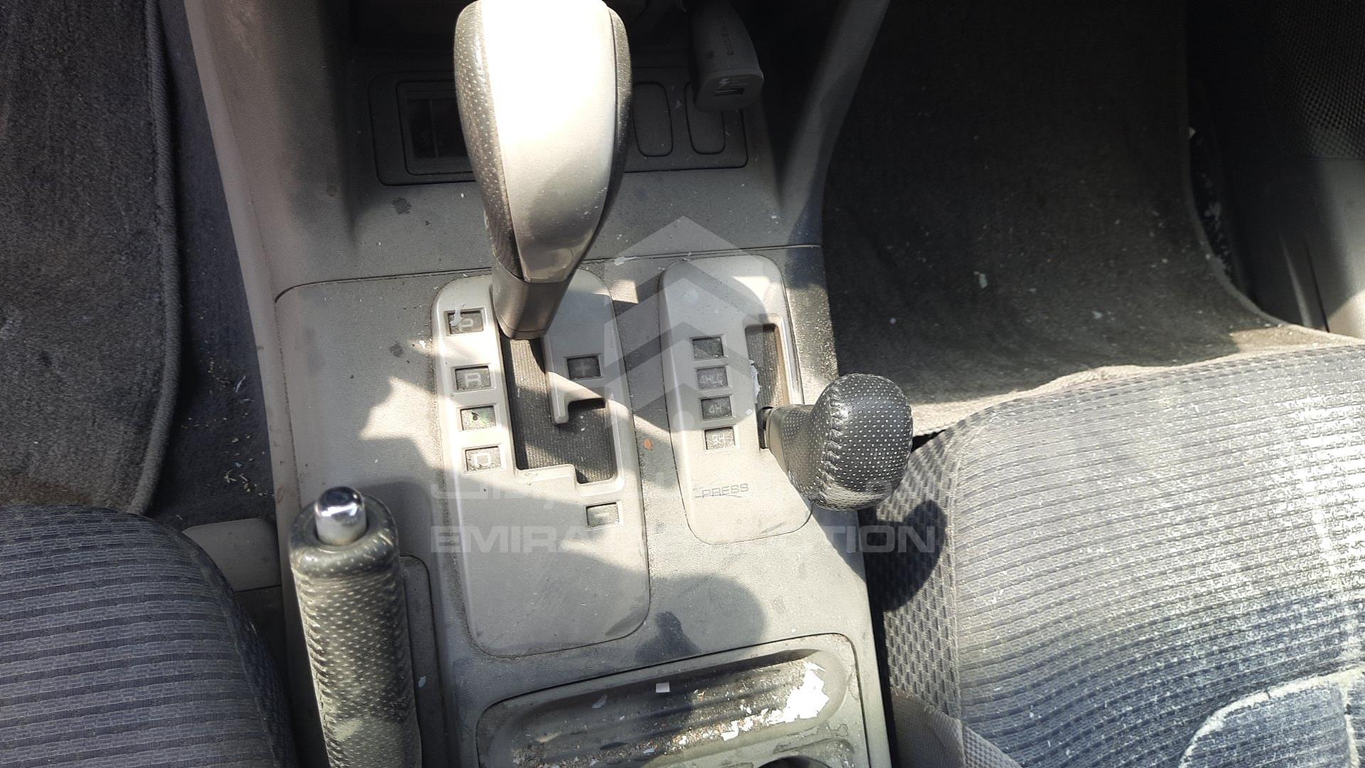 2004 MITSUBISHI PAJERO VIN: JMYMRV63W4J705048