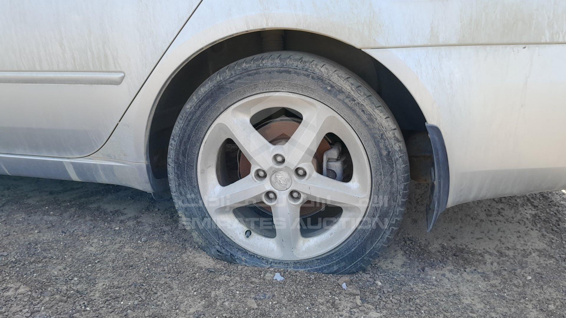 2007 HYUNDAI SONATA VIN: KMHEU41F87A327623