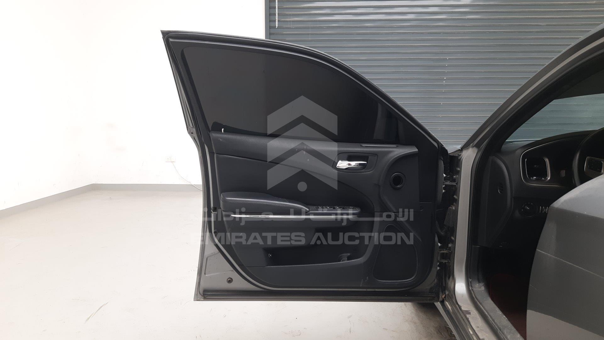 2B3CL3CG2BH576221 - 2011 Dodge Charger RT - #489589