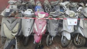 21 Scooters - Scrap without document — Rear Right Angle — Photo 5 — Thumbnail