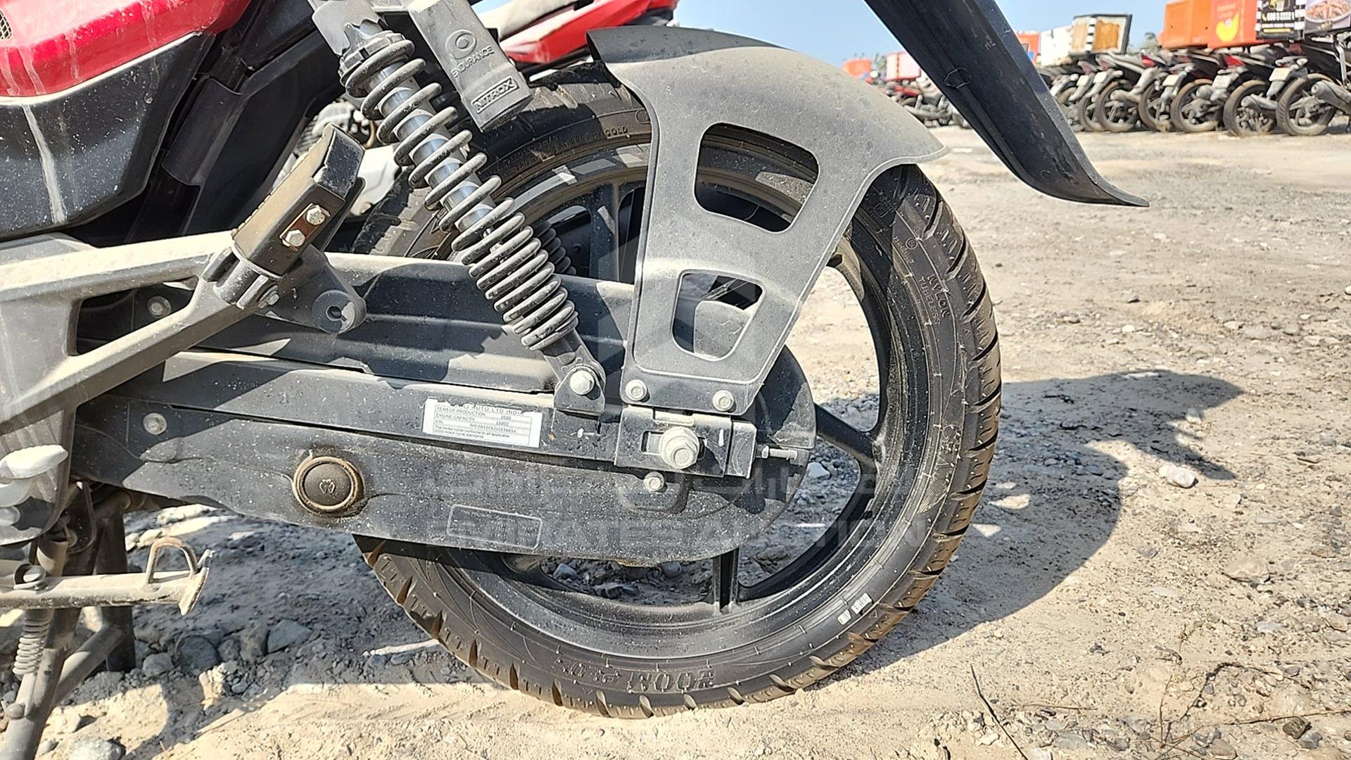 0 BAJAJ PULSAR VIN: MD2A11CX1LCE56654