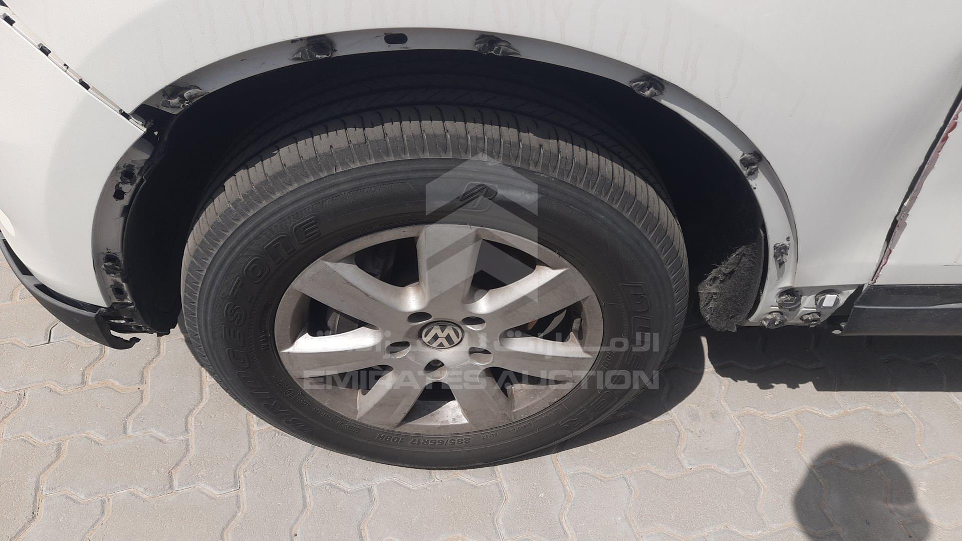 2013 VOLKSWAGEN TOUAREG VIN: WVGBC2BP7DD000268
