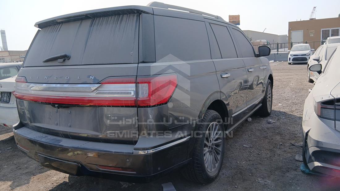 2021 Lincoln Navigator — Rear Right Angle — Photo 9