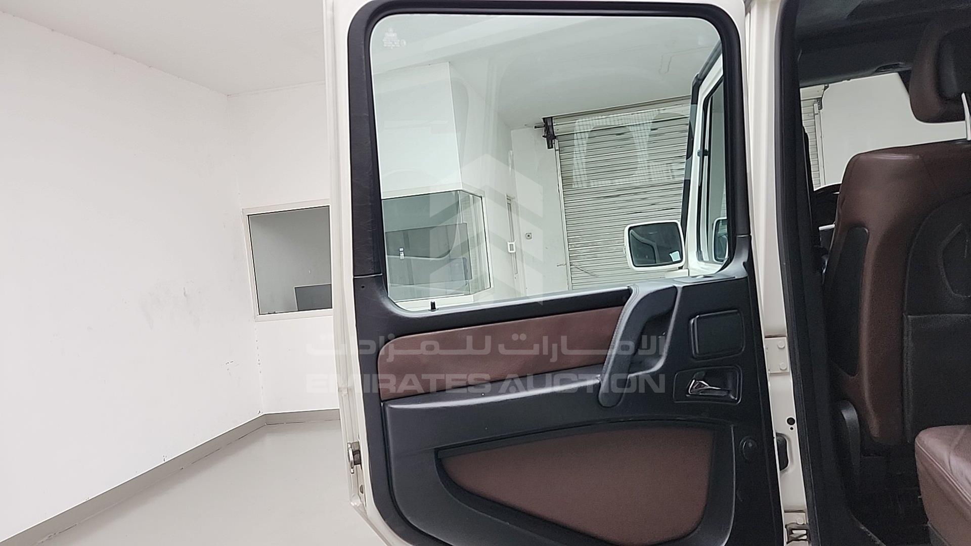 2010 MERCEDES G 500 VIN: WDCYC3GF2AX182583