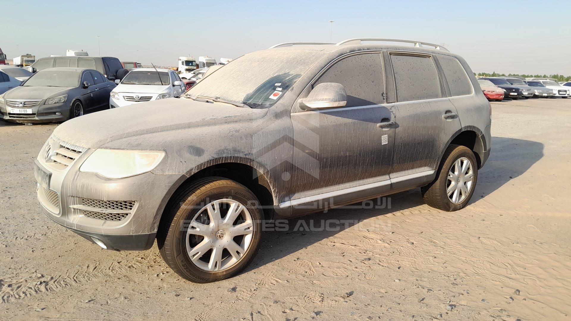 2010 VOLKSWAGEN TOUAREG VIN: WVGAL27L4AD011385