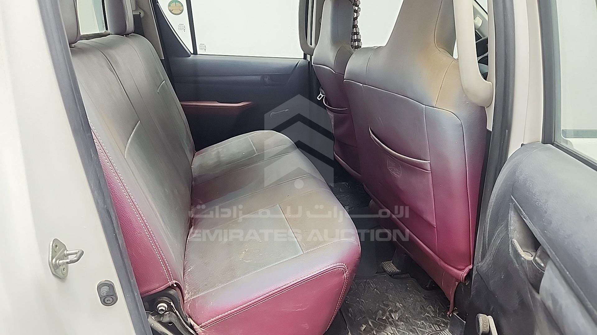 2016 TOYOTA HILUX VIN: MR0DX6CD4G0201541