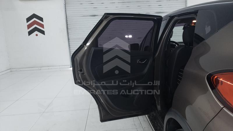 VF12RRHE8GW548059 Auction: EmiratesAuction Lot: 413690 VF12RRHE8GW548059 Renault Captur 2016 BROWN Photo 19