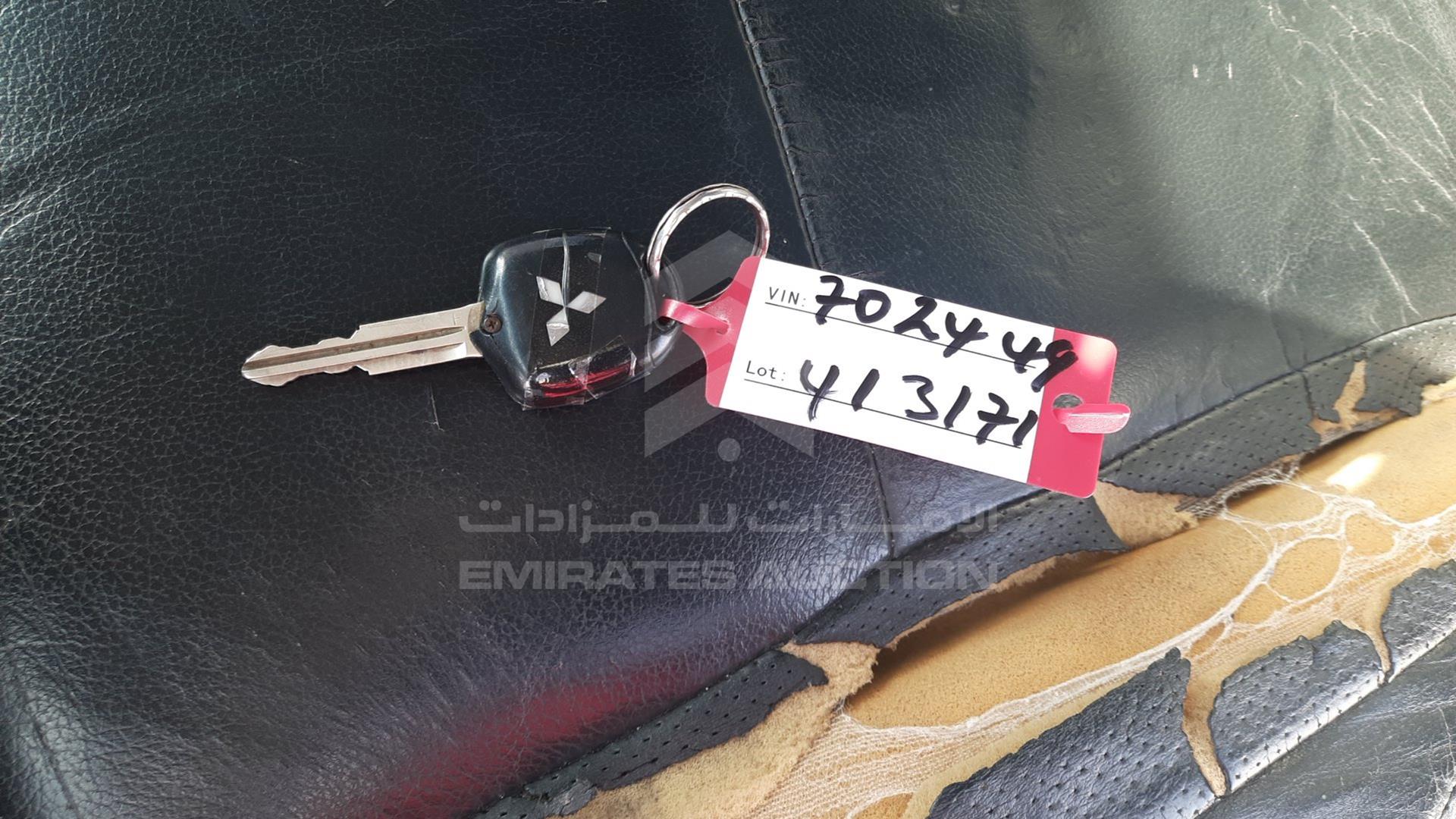 2012 MITSUBISHI PAJERO VIN: JMYMYV87WCJ702449
