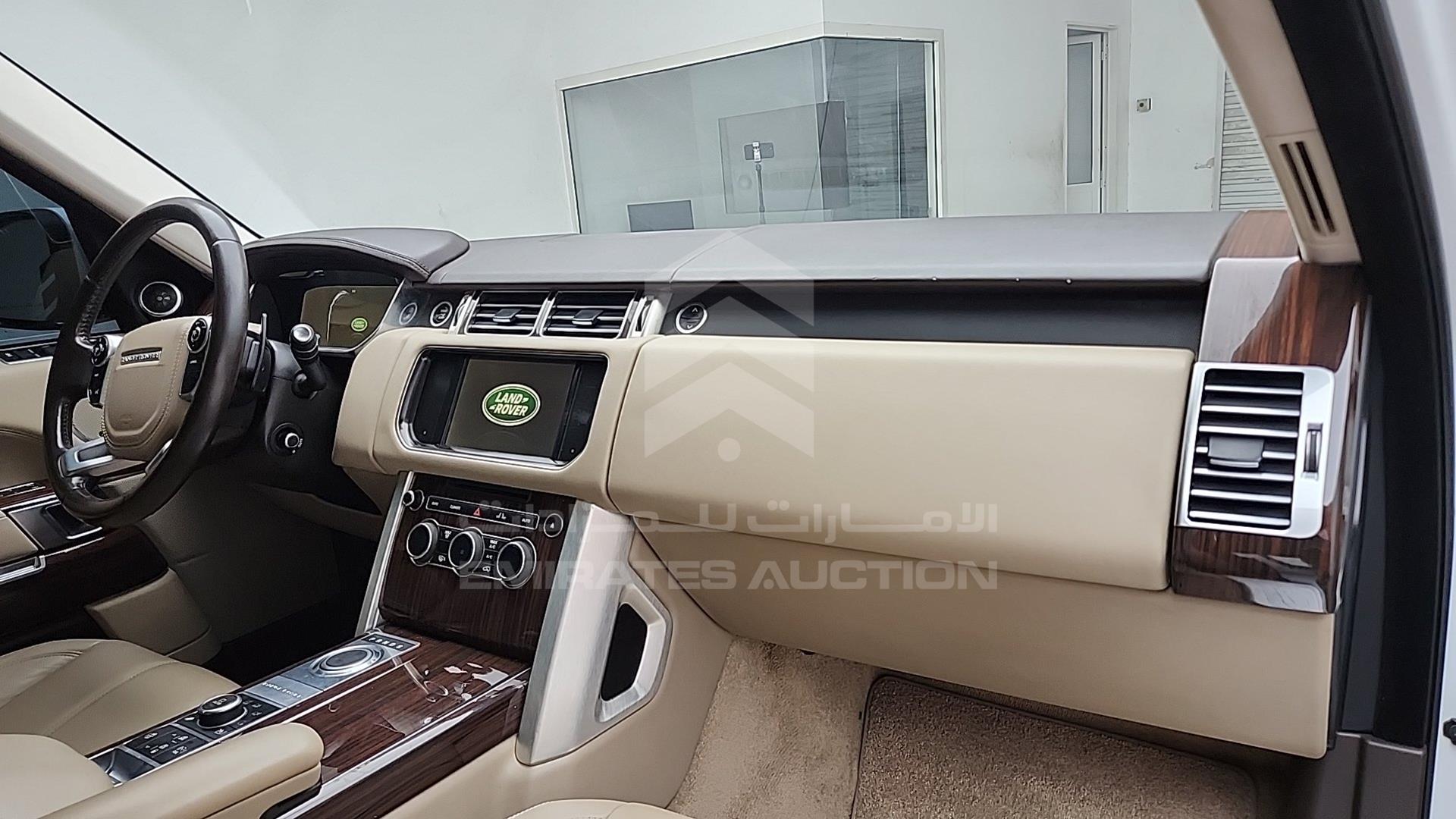 2014 RANGE ROVER VOGUE VIN: SALGA2DF1EA174711