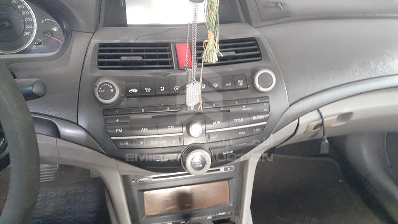 JHMCP26328C404867 Auction: EmiratesAuction Lot: 412009 JHMCP26328C404867 Honda Accord 2008 SILVER Photo 17