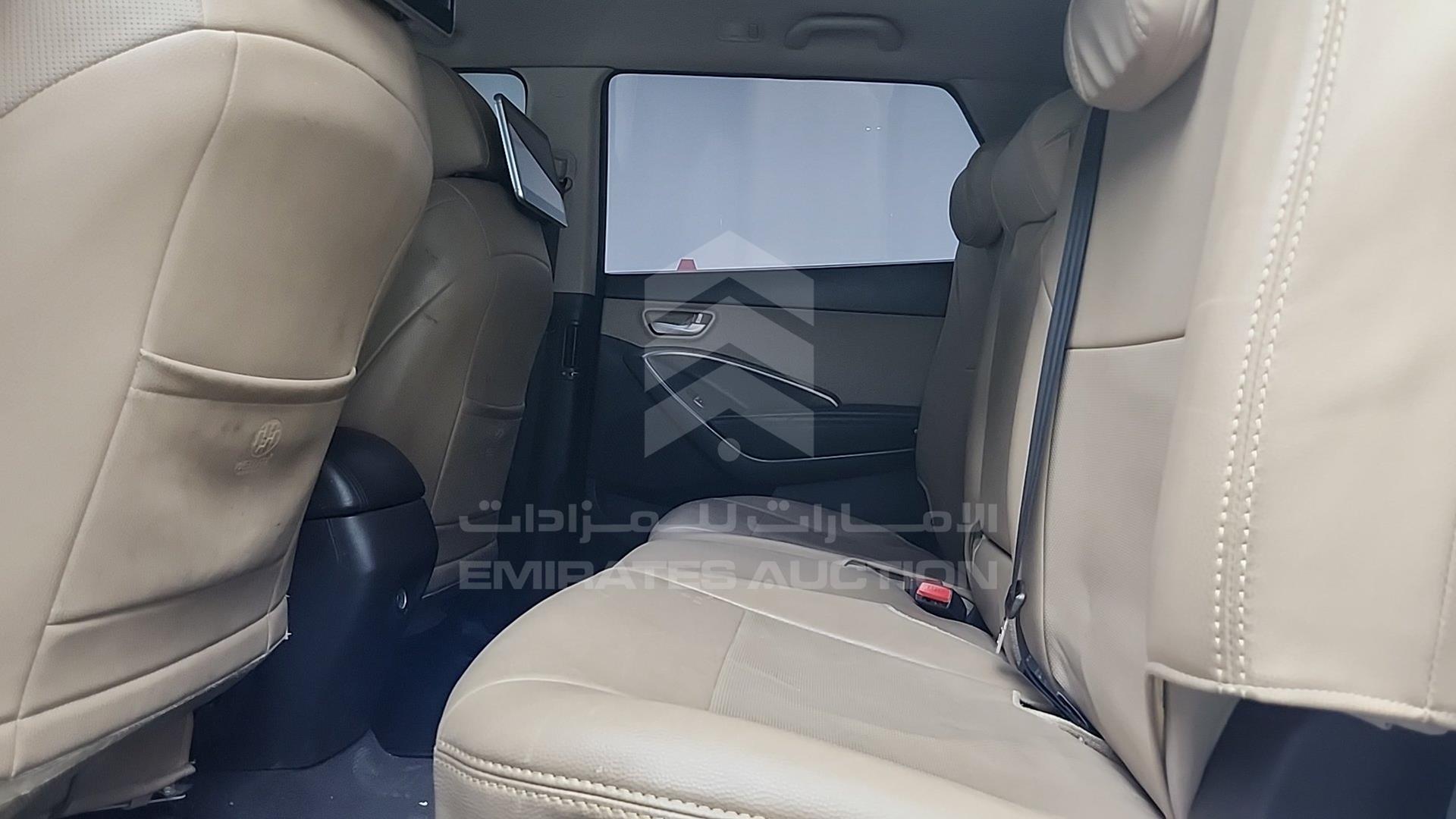 2014 HYUNDAI SANTA FE VIN: KMHSN81E5EU030447