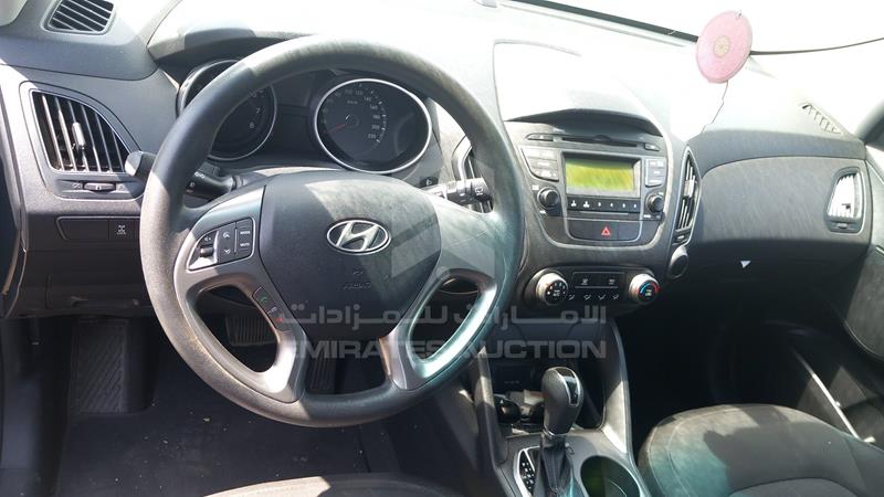 KMHJT81C4EU851006 Auction: EmiratesAuction Lot: 408515 KMHJT81C4EU851006 Hyundai Tucson 2014 BLUE Photo 16
