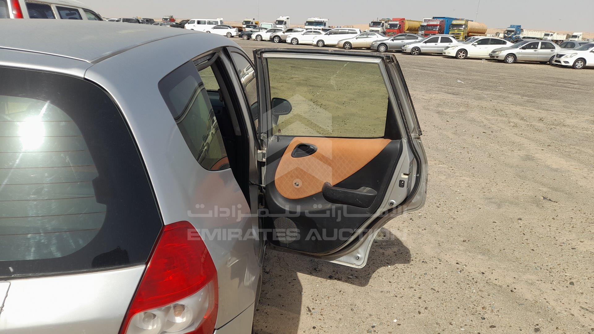 2004 HONDA JAZZ VIN: JHMGD18674S400163