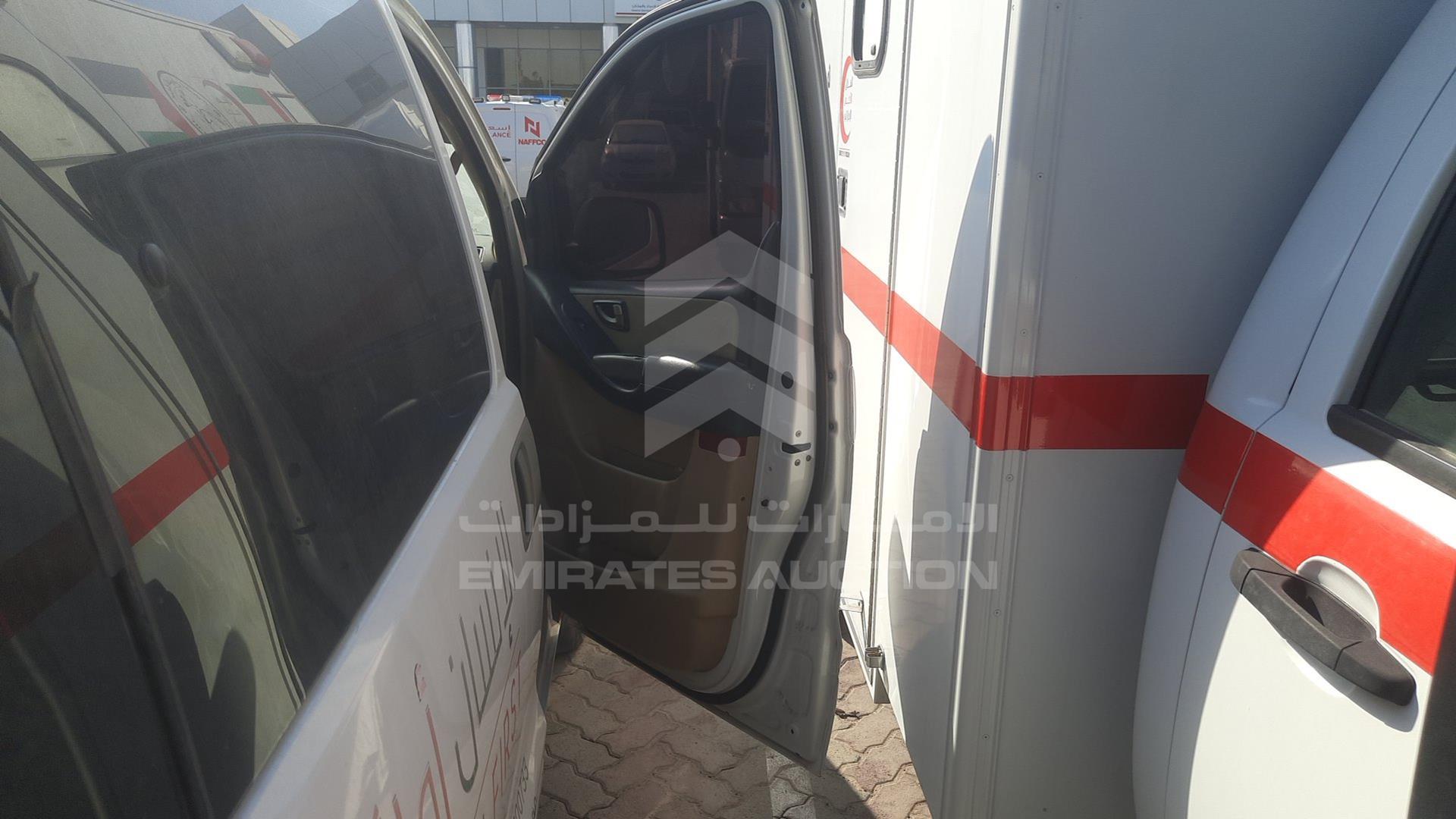 2016 HYUNDAI H1 VIN: KMJWA37R8GU761238
