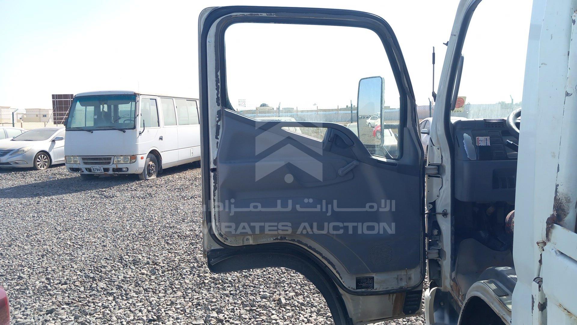 2015 MITSUBISHI CANTER VIN: JL7B6E1PXFK022037