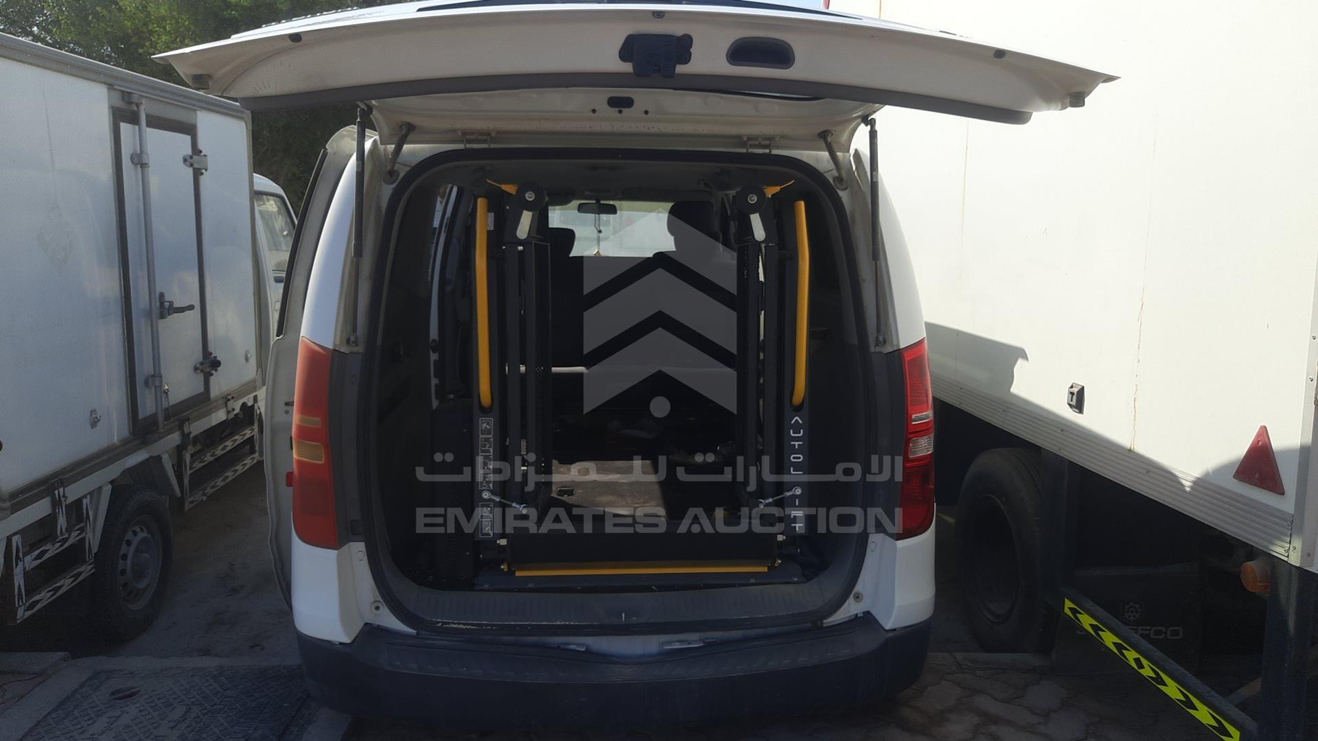 2016 HYUNDAI H1 VIN: KMJWA37R1GU734186