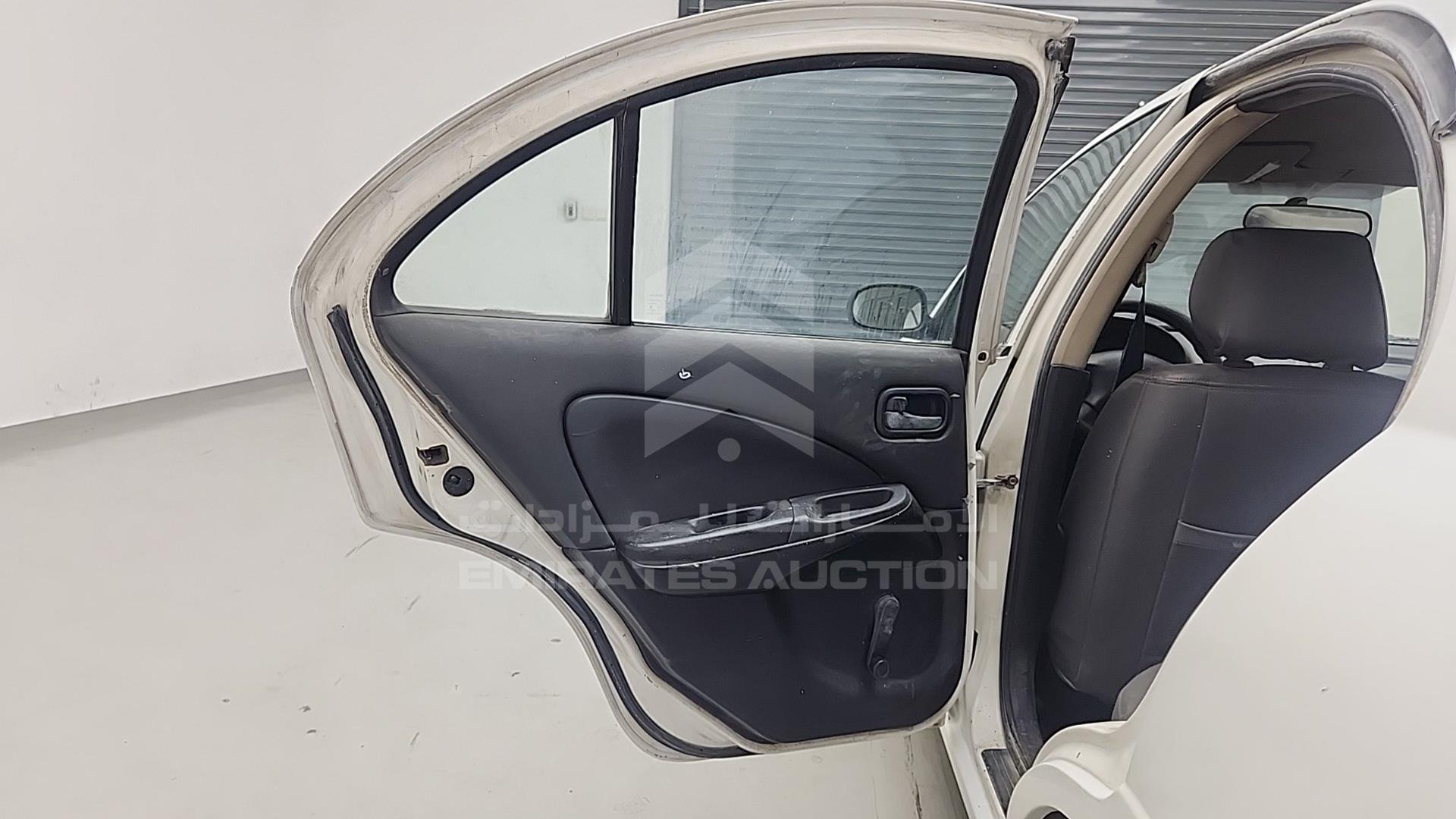 2004 NISSAN SUNNY VIN: JN1FN61C94W051509