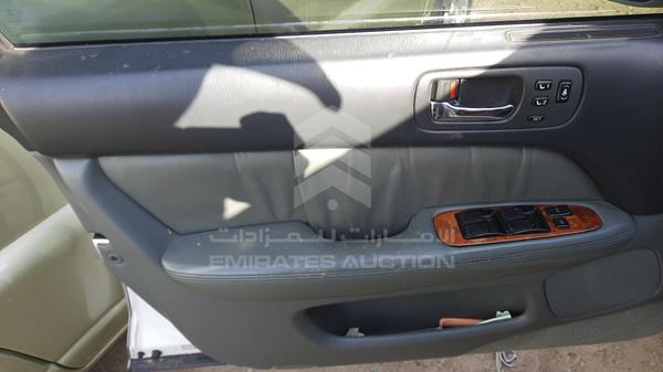 Lexus LS400 1999 JT8BH28F9X0150462 Image 3