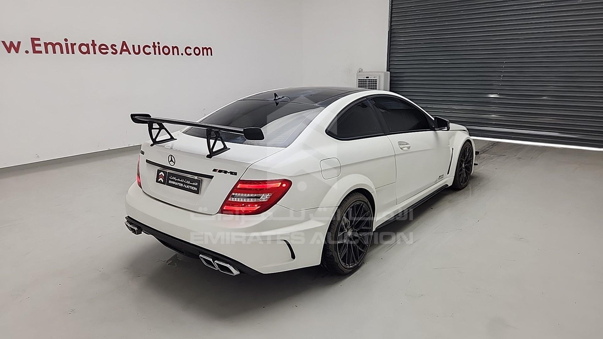 2012 MERCEDES C 63 AMG VIN: WDDGJ7HB0CF833170