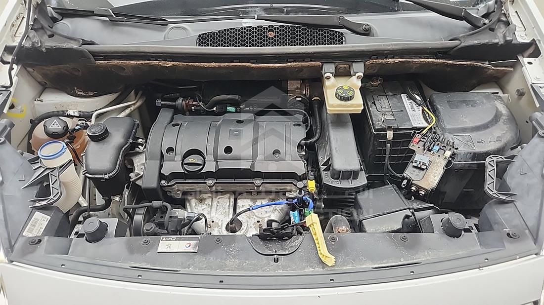 2019 Peugeot Partner — Engine Bay — Photo 29