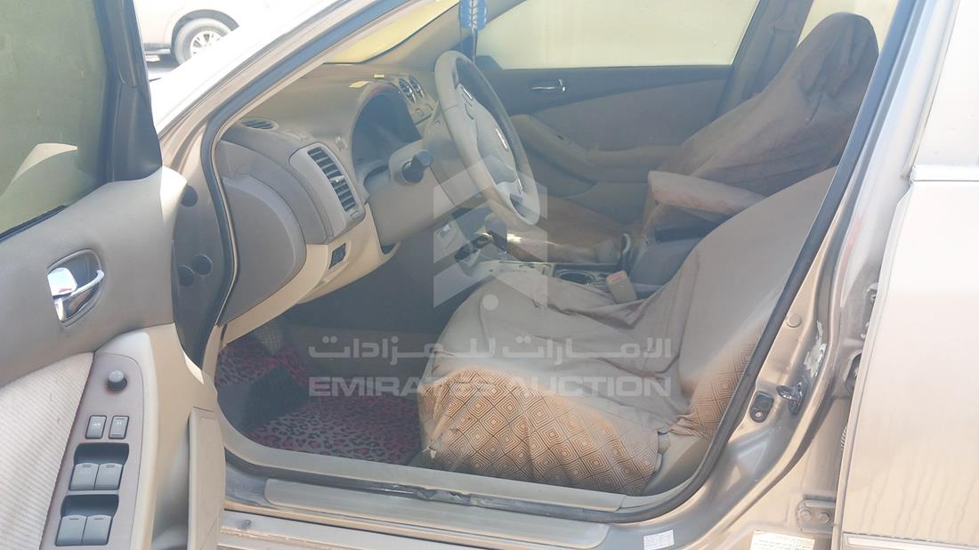 نيسان التيما 2008 — زاوية واجهة السائق الأمامية اليسرى — صورة 11