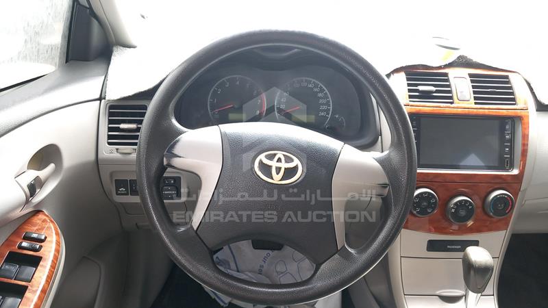 RKLBC42E7B4582063 Auction: EmiratesAuction Lot: 404958 RKLBC42E7B4582063 Toyota Corolla 2011 SILVER Photo 13