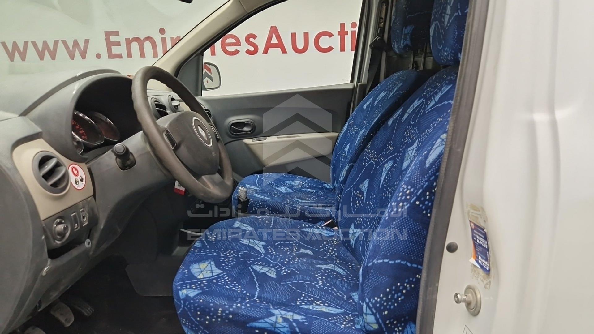 2017 RENAULT DOKKER VIN: VF18SRB46HG533781