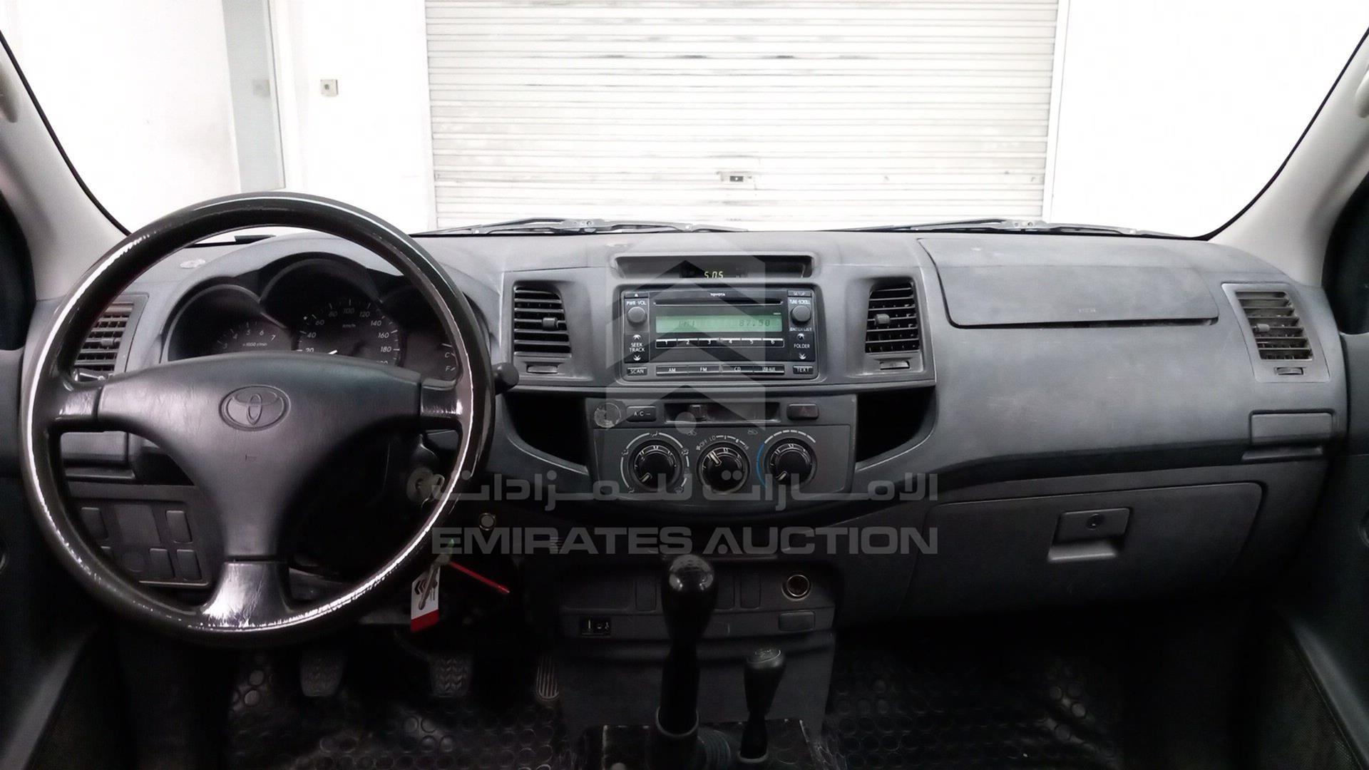 2013 TOYOTA HILUX VIN: MR0FX22G6D1362900