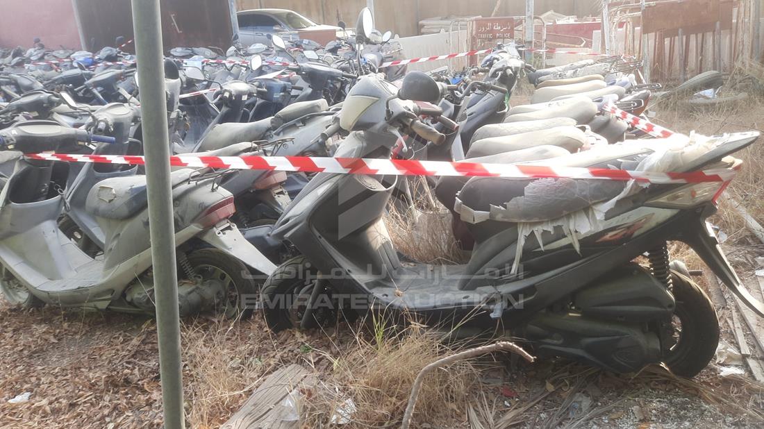 21 Scooters - Scrap without document — Rear Left Angle — Photo 13