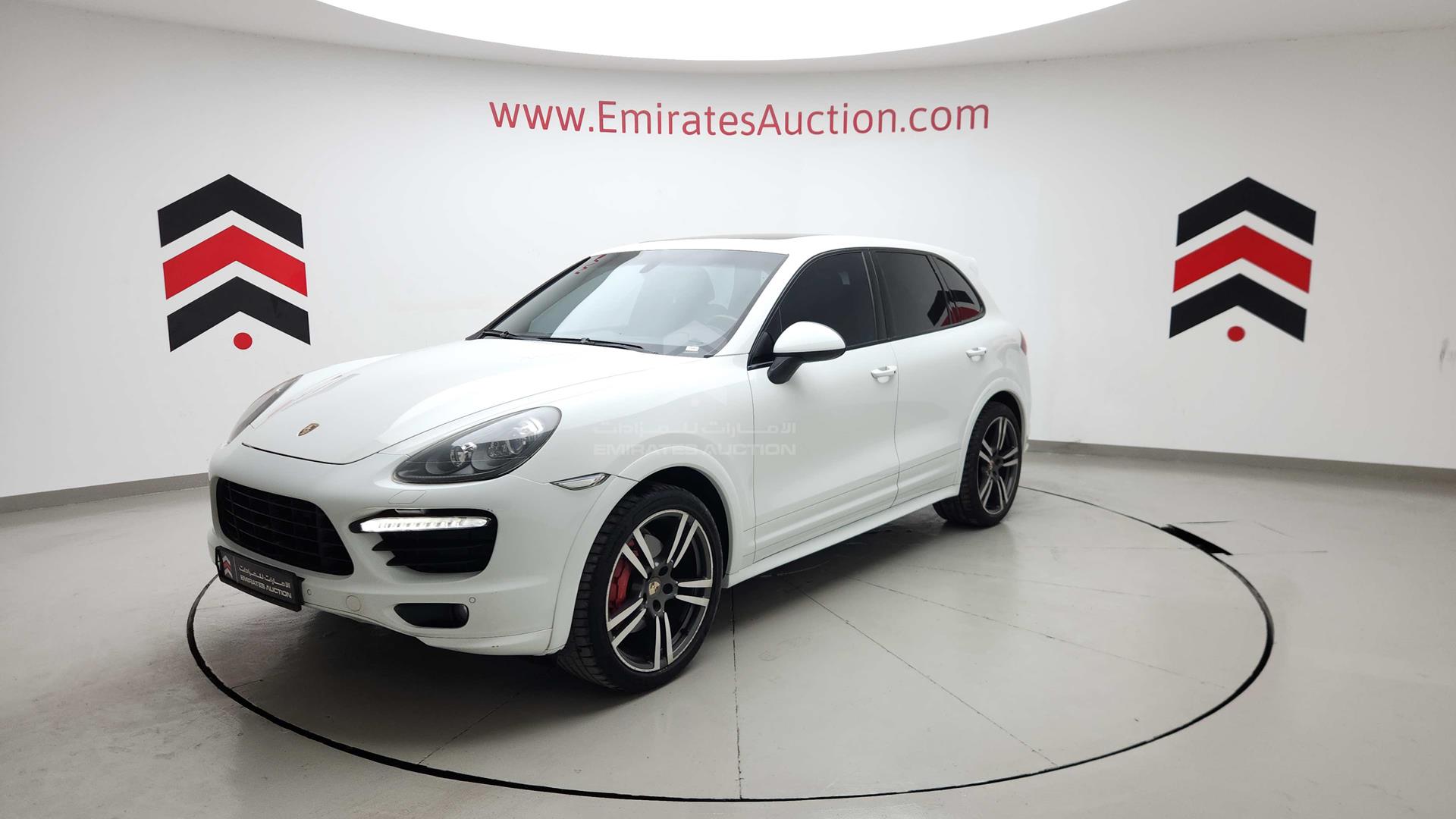 2013 PORSCHE CAYENNE GTS VIN: WP1ZZZ92ZDLA76369